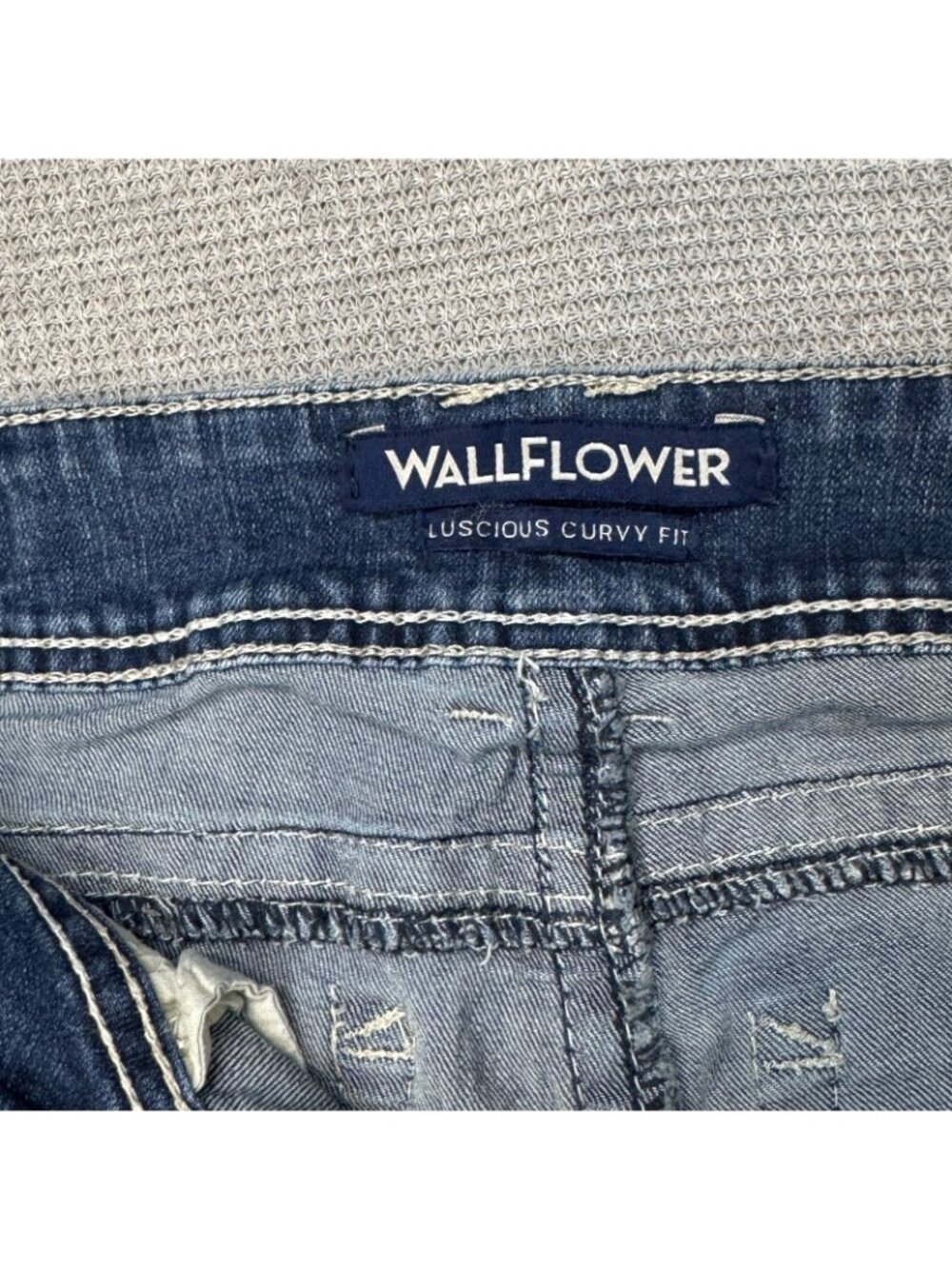 Wallflower Bootcut Jeans Womens Size 5 Luscious Curvy Fit Blue Denim Mid Rise - Picture 7 of 16